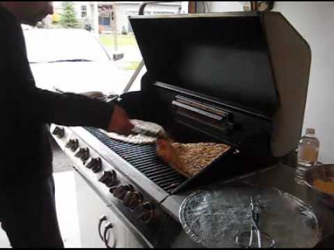 how to grill a pizza on a bbq