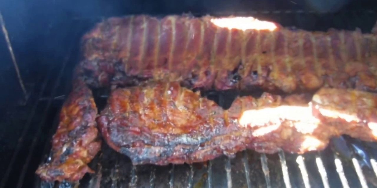 SMOKING SOME RIBS ON THE TRAEGER WOOD PELLET GRILL